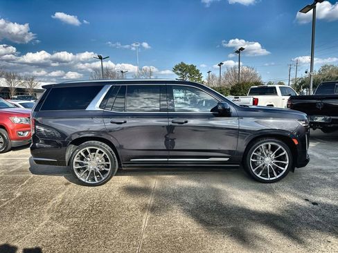 Used 2022 Cadillac Escalade Premium Luxury w/ Performance Package image 10