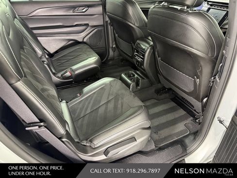 Used 2023 Jeep Grand Cherokee L Laredo AWD/4WD image 38