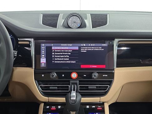 New 2026 Porsche Macan image 16