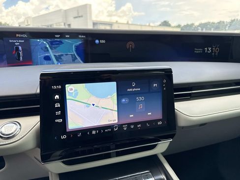 New 2026 Lincoln Nautilus Premier AWD/4WD image 23