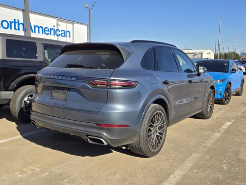 Used 2020 Porsche Cayenne image 3