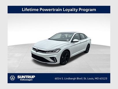 Used 2025 Volkswagen Jetta SE w/ Sunroof Package