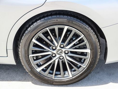 Certified 2024 Lexus ES 300h w/ Premium Package FWD image 12