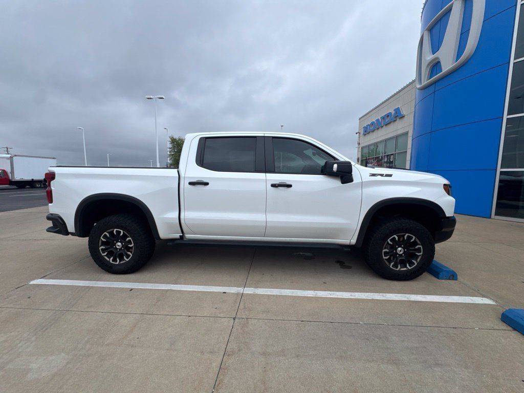 Used 2024 Chevrolet Silverado 1500 ZR2 w/ Technology Package AWD/4WD image 3