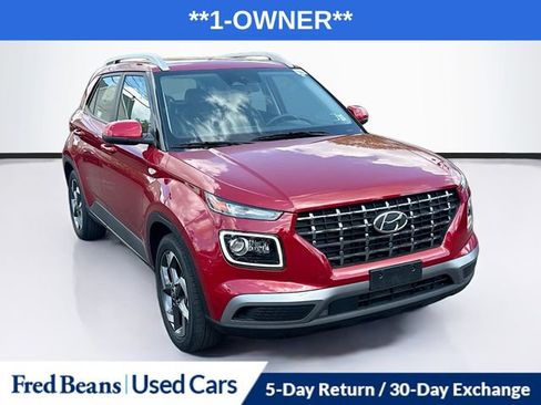 Used 2023 Hyundai Venue Limited FWD image 1