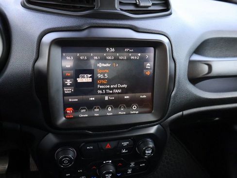 Used 2022 Jeep Renegade Latitude image 20