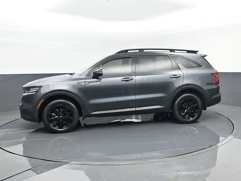 Used 2023 Kia Sorento S image 5