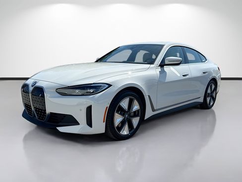 Used 2023 BMW i4 eDrive35 w/ Premium Package RWD image 7