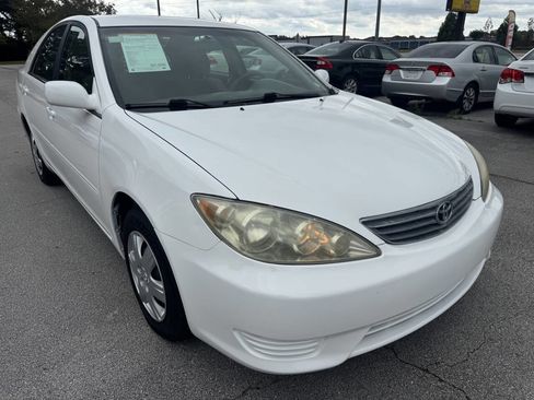 Used 2005 Toyota Camry LE image 3