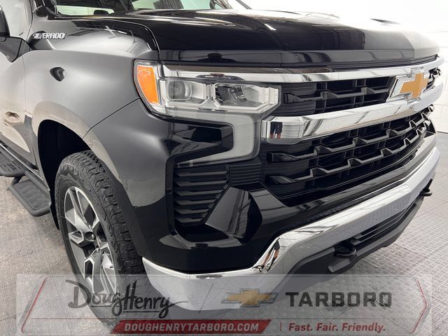Used 2023 Chevrolet Silverado 1500 LT AWD/4WD image 8