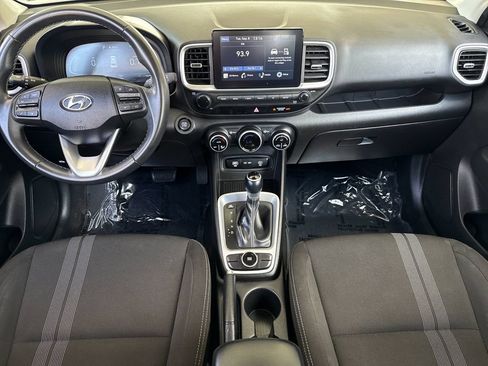 Used 2025 Hyundai Venue SEL FWD image 12