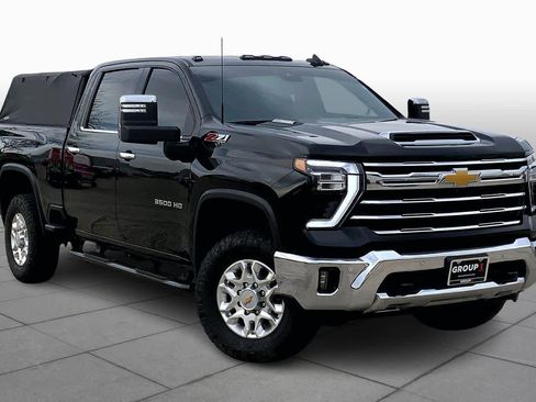 Used 2024 Chevrolet Silverado 3500 LTZ w/ LTZ Premium Package image 2