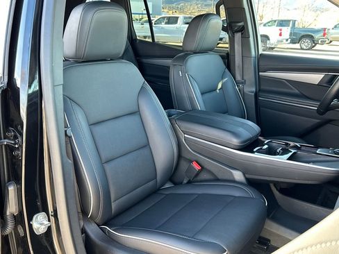 Used 2025 Buick Enclave Preferred image 19