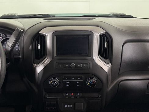 Used 2022 Chevrolet Silverado 2500 Custom w/ Custom Value Package AWD/4WD image 11