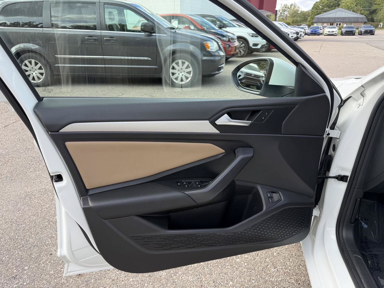 Used 2021 Volkswagen Jetta SE FWD image 10