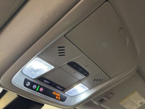 Used 2022 Chevrolet Blazer LT image 28