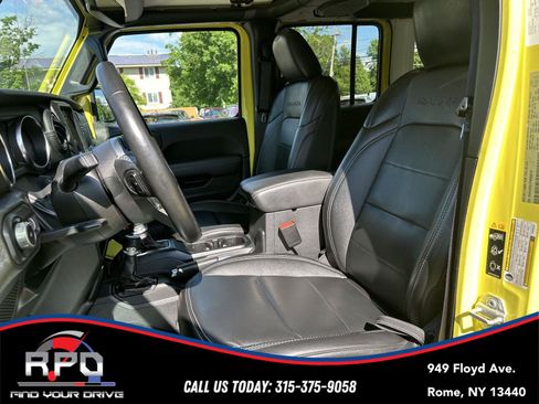 Used 2023 Jeep Wrangler Unlimited Sahara w/ LED Lighting Group AWD/4WD image 13