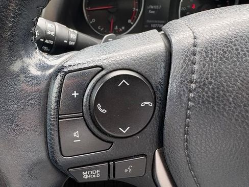 Used 2018 Toyota RAV4 SE w/ All Weather Liner Package AWD/4WD image 23