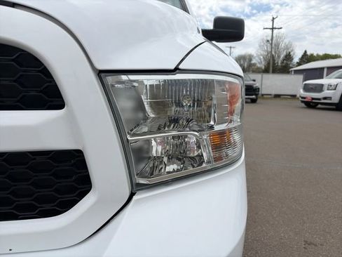 Used 2018 RAM 1500 Express w/ Express Value Package AWD/4WD image 17