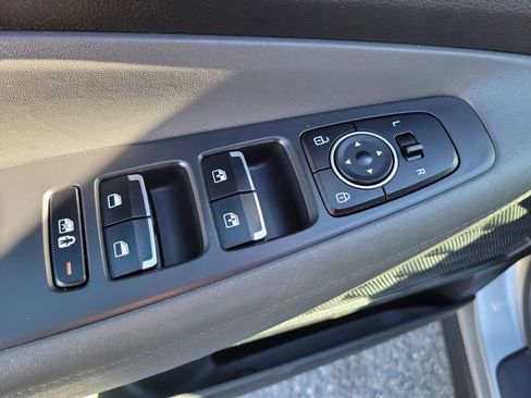 Used 2023 Hyundai Santa Fe SEL image 21