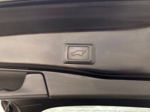 Used 2019 Toyota RAV4 XLE w/ Convenience Package AWD/4WD image 18