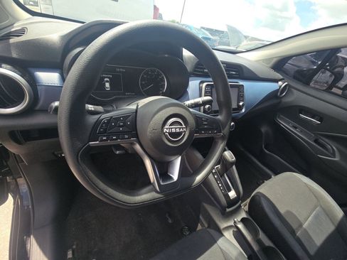 Used 2023 Nissan Versa SV image 15