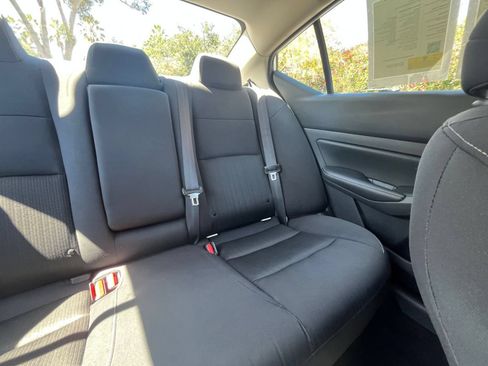 Used 2025 Nissan Altima 2.5 SV FWD image 37