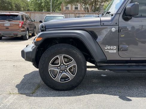 Used 2019 Jeep Wrangler Unlimited Sport S AWD/4WD image 9
