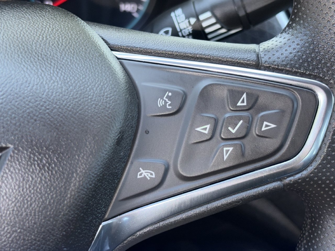 Used 2021 Chevrolet Malibu LS w/ LPO, Floor Liner Package FWD image 16