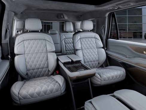 New 2027 Lincoln Navigator Black Label AWD/4WD image 11