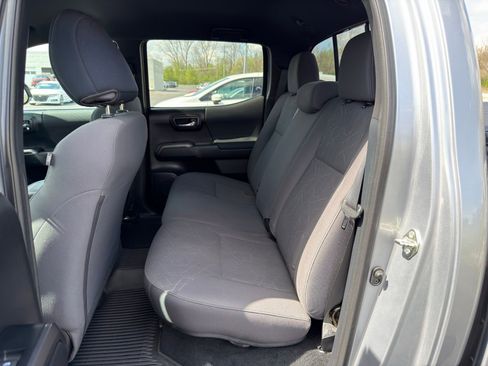 Used 2019 Toyota Tacoma TRD Sport image 24