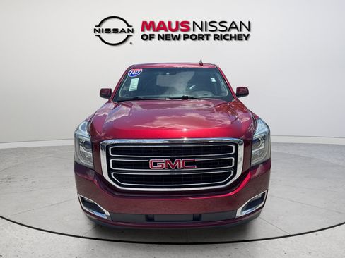 Used 2017 GMC Yukon SLT AWD/4WD image 2
