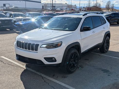 Used 2022 Jeep Cherokee Latitude w/ Sun & Sound Group image 8