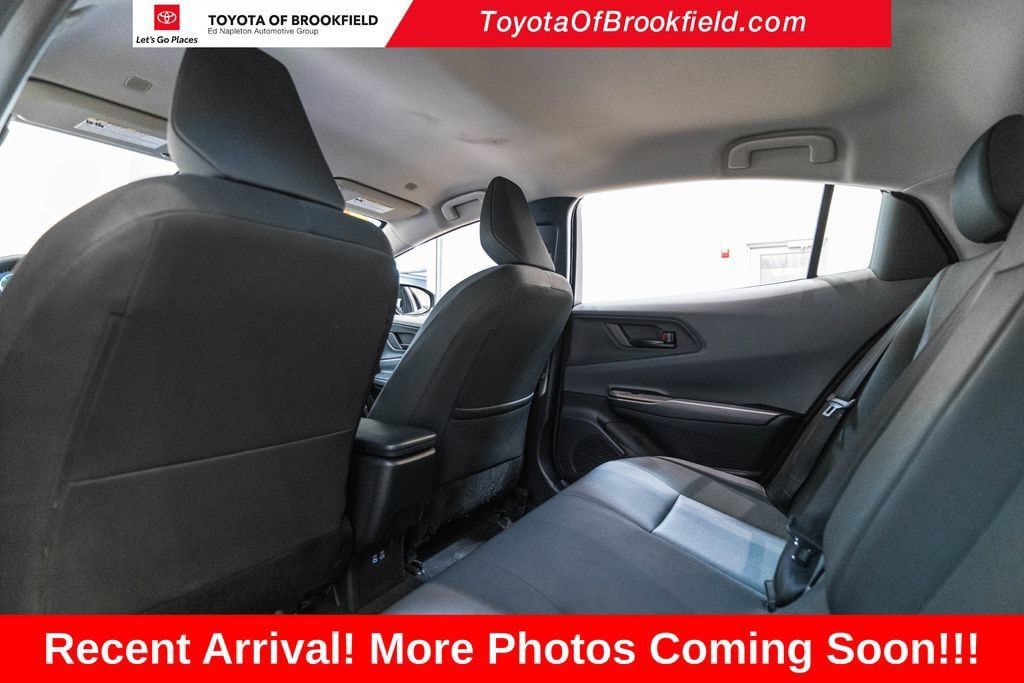 Used 2025 Toyota Prius LE FWD image 12