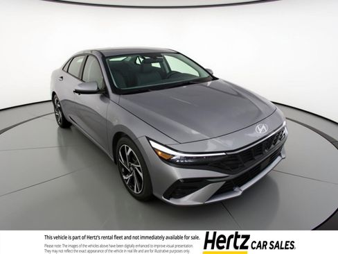 Used 2025 Hyundai Elantra SEL image 1