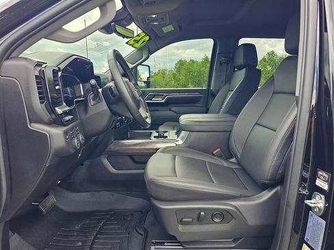 Used 2025 Chevrolet Silverado 2500 LTZ w/ Trail Boss Package image 15