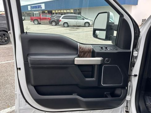 Used 2019 Ford F350 Lariat w/ Lariat Ultimate Package image 12