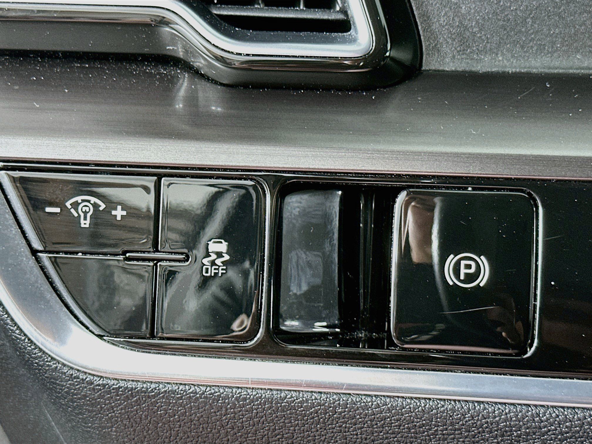 Used 2023 Kia Sportage EX FWD image 17