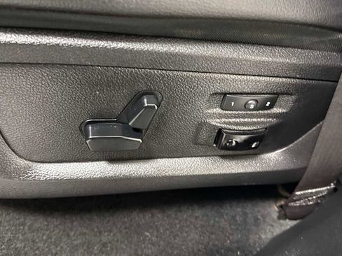 Used 2016 RAM 1500 Laramie w/ Convenience Group image 14