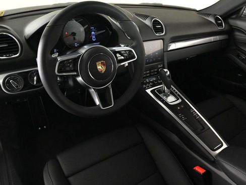 Used 2024 Porsche 718 Cayman image 4