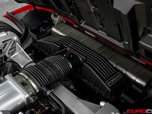 Used 2005 Ford GT RWD image 19
