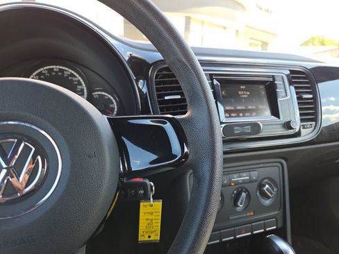 Used 2016 Volkswagen Beetle 1.8T FWD image 19