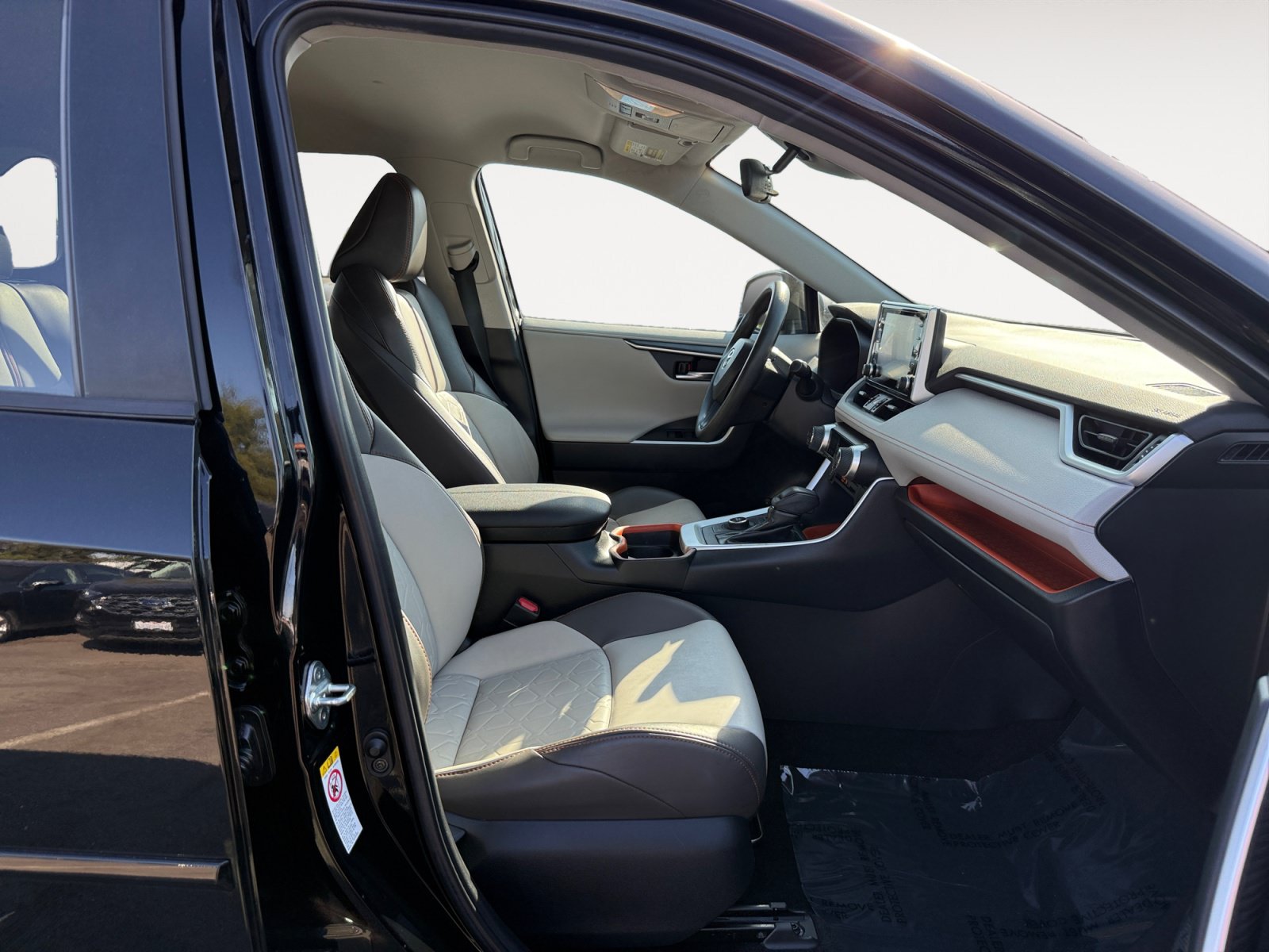 Used 2019 Toyota RAV4 Adventure w/ Carpet Mat Package AWD/4WD image 19