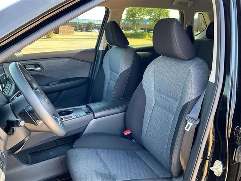 Used 2023 Nissan Rogue SV FWD image 10