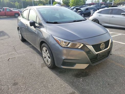 Used 2020 Nissan Versa S image 2