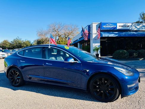 Used 2018 Tesla Model 3 Long Range image 15