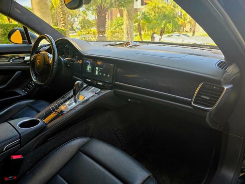 Used 2014 Porsche Panamera image 85