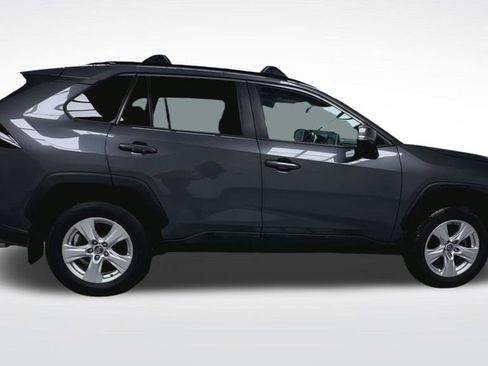 Used 2021 Toyota RAV4 XLE image 9