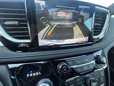 Used 2023 Chrysler Pacifica Touring-L w/ Uconnect Theater Family Group image 18