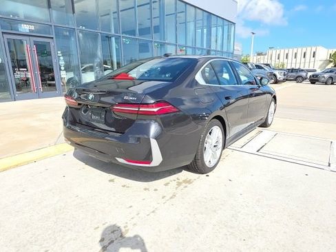 Used 2025 BMW 530i image 4